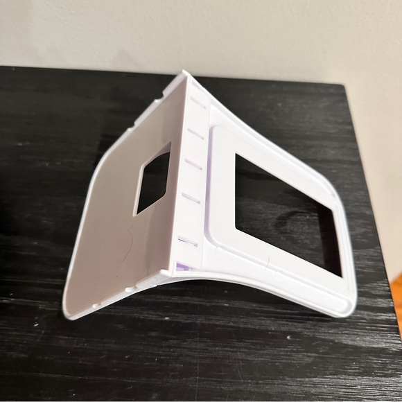 Outlet Shelf Wall Holder - Picture 3 of 8